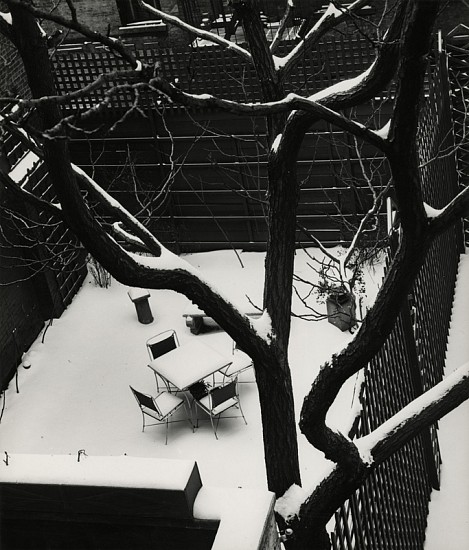 André Kertész, Backyard in Snow, 1945
Vintage gelatin silver print, 12 11/16 x 10 7/8 in. (32.2 x 27.6 cm)
4174
Sold