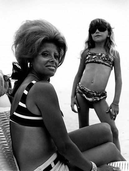 Joseph Szabo, Mrs. K and Daughter, Jones Beach, 1970
Gelatin silver print; printed later, 12 1/2 x 9 3/8 in. (31.8 x 24 cm)
Edition of 25
3869
Sold