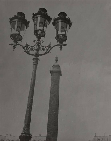 Jean Moral, La colonne VendÁ´me, 1932
Vintage gelatin silver print, 11 3/8 x 9 1/8 in. (29 x 23.1 cm)
1175
Price Upon Request