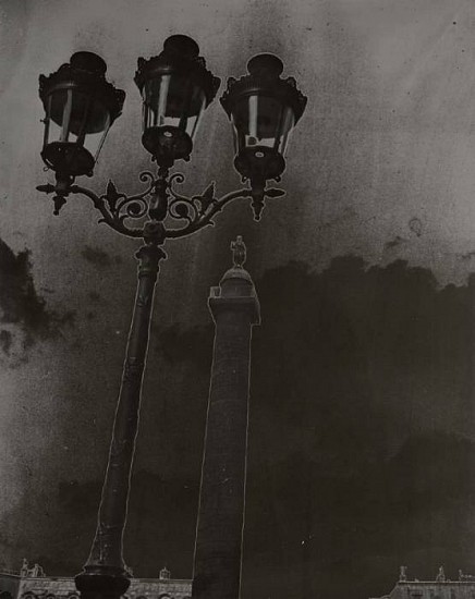 Jean Moral, La colonne VendÁ´me, 1932
Vintage gelatin silver print, 11 1/2 x 9 1/8 in. (29.2 x 23.2 cm)
1176
Price Upon Request