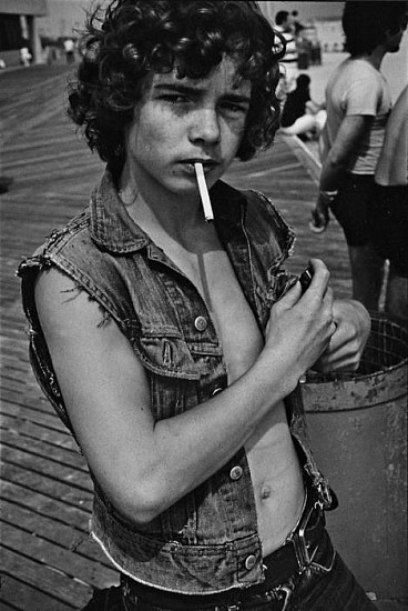 Joseph Szabo, Charlie, Jones Beach, 1976
Vintage gelatin silver print, 16 3/4 x 11 1/4 in. (42.5 x 28.6 cm)
1873
Sold