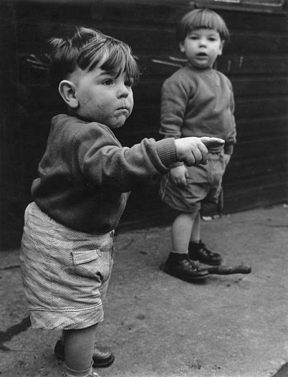 Roger Mayne, Two Children, c. 1958
Vintage gelatin silver print, 11 5/8 x 8 13/16 in. (29.5 x 22.4 cm)
2910
Sold