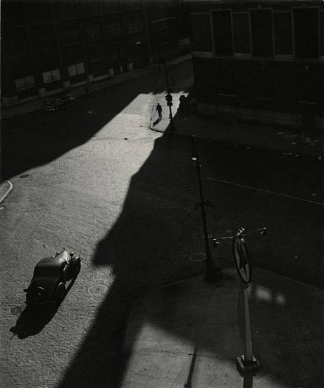 Gita Lenz, Street Scene (Carmine Street & 7th Avenue, NY), late 1940s - 1950s
Vintage gelatin silver print, 12 7/16 x 10 7/16 in. (31.6 x 26.5 cm)
3409
Sold