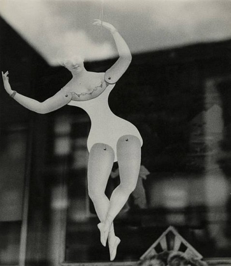 Gita Lenz, Untitled, late 1940s - 1950s
Vintage gelatin silver print, 12 15/16 x 10 3/8 in. (32.9 x 26.4 cm)
3415
Sold