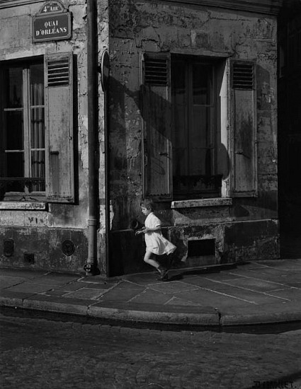 Daniel Masclet, Le pot de confiture, 1950
Early gelatin silver print, 11 1/2 x 9 in. (29.2 x 22.9 cm)
3477
Sold