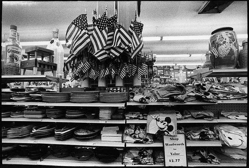 Robert D&#039;Alessandro, New York City, 1972
Vintage gelatin silver print, 8 7/8 x 13 3/16 in. (22.5 x 33.5 cm)
3514