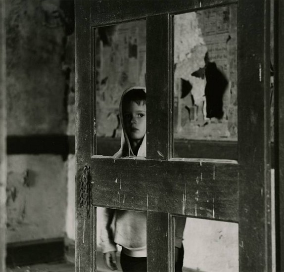 Ralph Eugene Meatyard, Untitled, 1960
Vintage gelatin silver print, 7 x 7 5/8 in. (17.8 x 19.4 cm)
4463
Sold