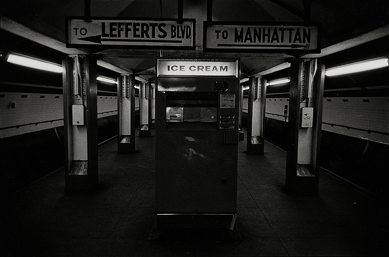 Richard Gordon, Subway, Brooklyn, 1970
Vintage gelatin silver print, 6 5/16 x 9 1/2 in. (16 x 24.1 cm)
4878
Sold