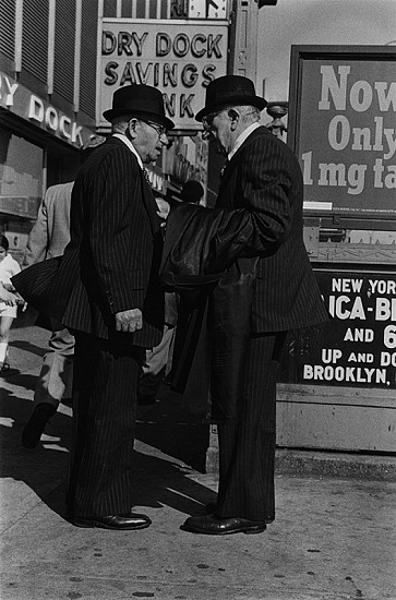 Richard Gordon, Lower East Side, New York City, 1974-75
Vintage gelatin silver print, 12 7/16 x 8 1/4 in. (31.6 x 21 cm)
4909
Sold