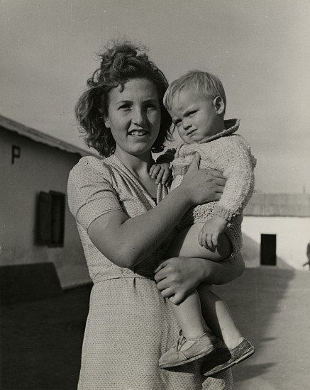 Eliot Elisofon, Concentration Camp in French Morocco, 1942
Vintage gelatin silver print, 9 1/4 x 7 3/8 in. (23.5 x 18.7 cm)
Mother and Child, Albina Martinez with 17 month old son. In this camp two years. Father is Antonio Martinez interned in Missour. He was a Lieutenant in an International Brigade. He has never seen his son.
(Sold as part of a group of 18 prints)
6112