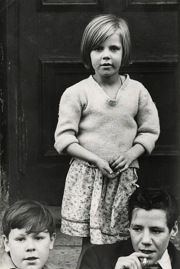 Roger Mayne, Southam Street, North Kensington, London, 1956
Vintage gelatin silver print, 9 11/16 x 6 7/16 in. (24.6 x 16.4 cm)
4414
$5,500