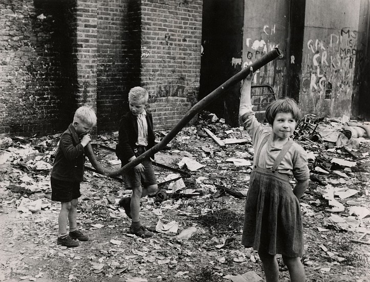 Roger Mayne, Bomb Site, Portland Road, North Kensington, London, 1958
Vintage gelatin silver print, 5 1/2 x 7 1/8 in. (14 x 18.1 cm)
6472