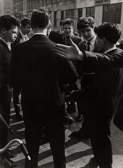 Roger Mayne, Teddy Boys, Princedale Road, London, 1956
Vintage gelatin silver print, 9 7/8 x 7 5/16 in. (25.1 x 18.6 cm)
6498
Sold