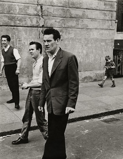 Roger Mayne, Southam Street, North Kensington, London, 1958
Vintage gelatin silver print, 14 1/2 x 11 5/16 in. (36.8 x 28.7 cm)
6508