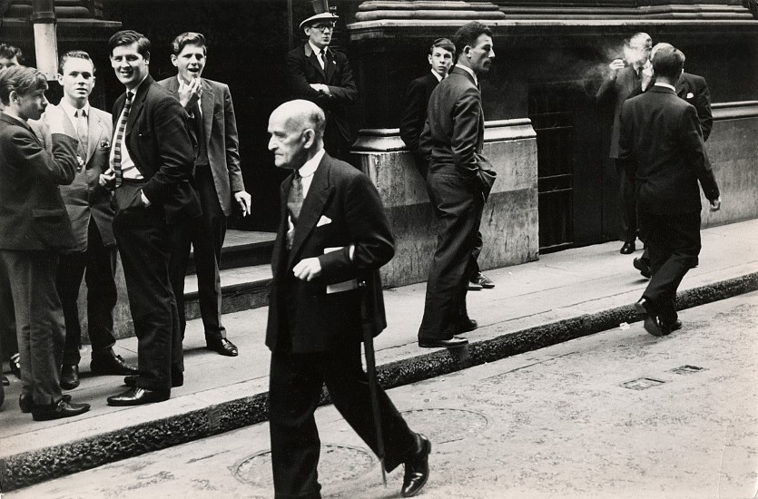 Roger Mayne, Throgmorton Street, London, 1960
Vintage gelatin silver print, 7 1/4 x 11 in. (18.4 x 27.9 cm)
6510