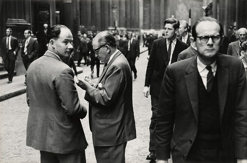 Roger Mayne, Throgmorton Street, London, 1960
Vintage gelatin silver print, 14 15/16 x 22 11/16 in. (37.9 x 57.6 cm)
6519