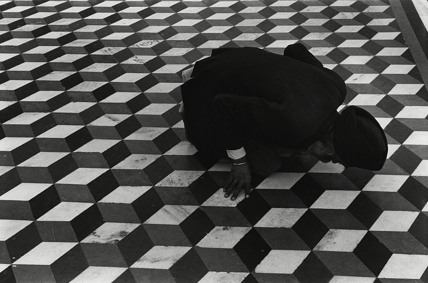 Kenneth Josephson, Amritsar, India, 1975
Vintage gelatin silver print, 7 7/8 x 11 7/8 in. (20 x 30.2 cm)
3949