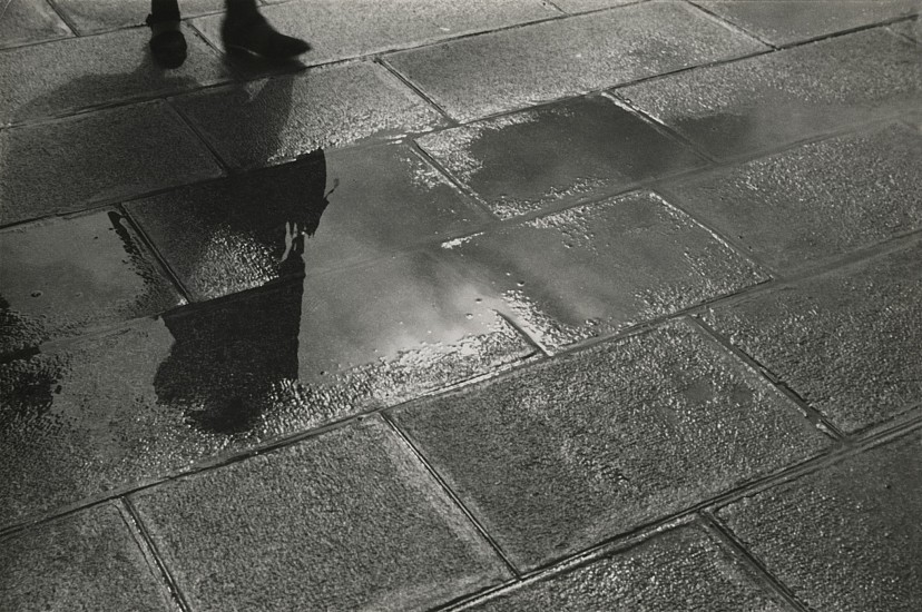 Ferenc Berko, Paris, c. 1935-37
Vintage gelatin silver print, 5 3/8 x 8 in. (13.7 x 20.3 cm)
6925
Sold