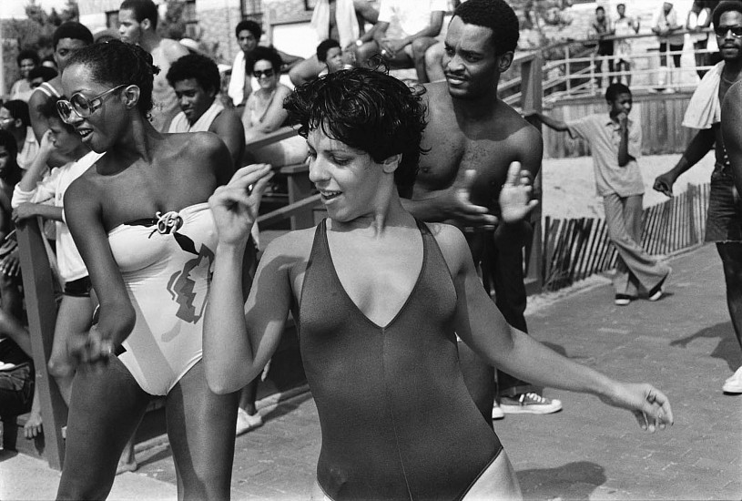 Joseph Szabo, Jones Beach Disco, 1980
Vintage gelatin silver print, 11 1/4 x 16 3/4 in. (28.6 x 42.5 cm)
1884
$4,500