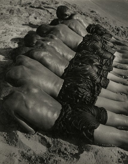 Francois Kollar, Le bain de soleil, 1931
Vintage gelatin silver print, 10 3/4 x 8 1/2 in. (27.3 x 21.6 cm)
6804
Sold