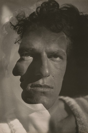 Jean Moral, Double autoportait, 1927
Vintage gelatin silver print, 10 15/16 x 7 1/4 in. (27.8 x 18.4 cm)
6832
Sold