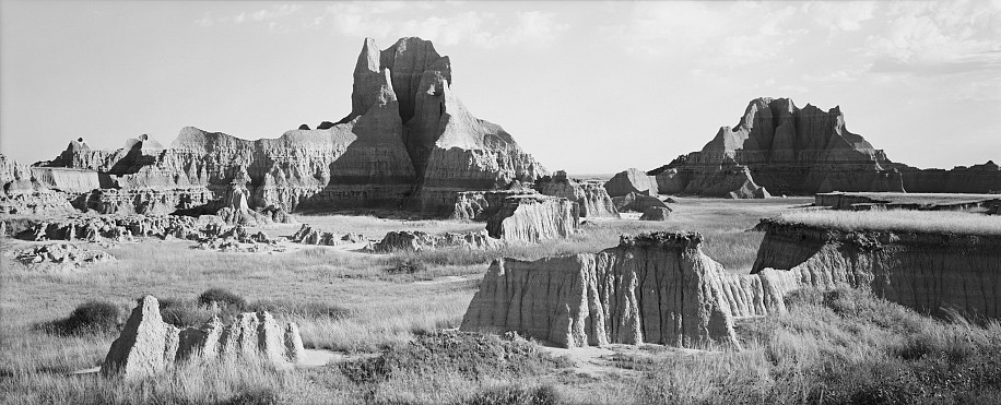 Lois Conner, Badlands, South Dakota, 1990
Platinum print, 6 1/2 x 16 1/2 in. (16.5 x 41.9 cm)
Edition of 10
5874