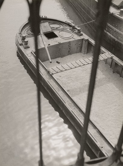 Jean Moral, La Péniche, 1926
Vintage gelatin silver print, 11 1/8 x 10 1/4 in. (28.2 x 26.1 cm)
1215
$7,500