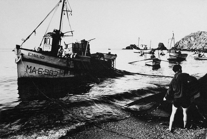 Roger Mayne, Fishermen, Almunecar, Costa Del Sol, 1962
Vintage gelatin silver print, 21 1/8 x 31 3/4 in. (53.7 x 80.7 cm)
2952
$9,000