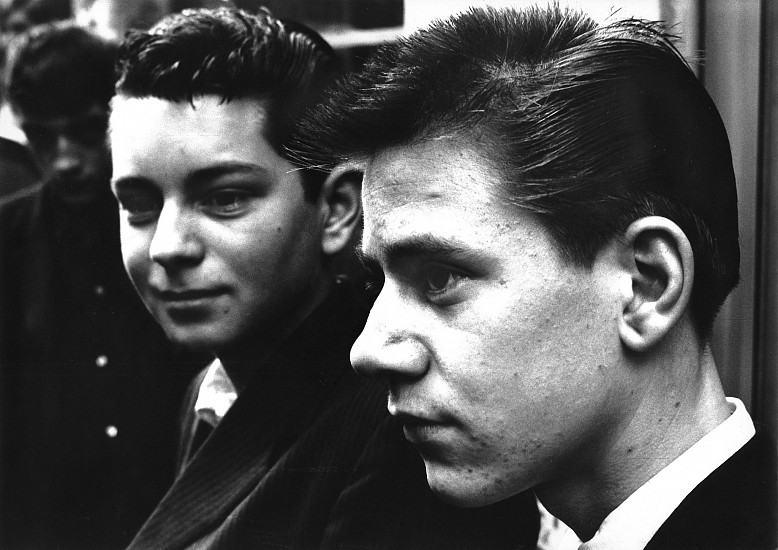 Roger Mayne, Teenagers, Soho, 1959
Vintage gelatin silver print, 10 1/16 x 14 3/8 in. (25.6 x 36.5 cm)
2932
$6,500