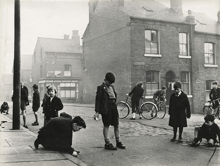 Roger Mayne, Street Scene, Leeds, 1957
Vintage gelatin silver print, 14 9/16 x 19 5/16 in. (37 x 49 cm)
4416
Sold