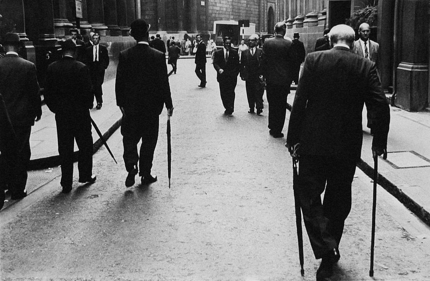 Roger Mayne, Throgmorton Street, City, 1960
Vintage gelatin silver print, 23 13/16 x 36 3/4 in. (60.5 x 93.3 cm)
2955
Sold