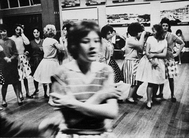 Roger Mayne, Teenage Night, Parkhill, Sheffield, 1961
Vintage gelatin silver print, 16 3/8 x 22 13/16 in. (41.6 x 57.9 cm)
2947
Sold