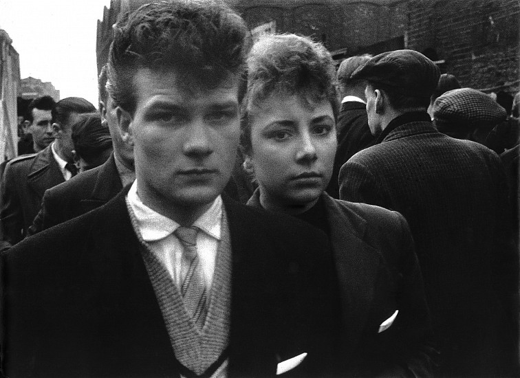 Roger Mayne, Teddy Boy and Girl, Petticoat Lane, 1956
Vintage gelatin silver print, 10 1/2 x 14 1/2 in. (26.7 x 36.8 cm)
2933
Sold