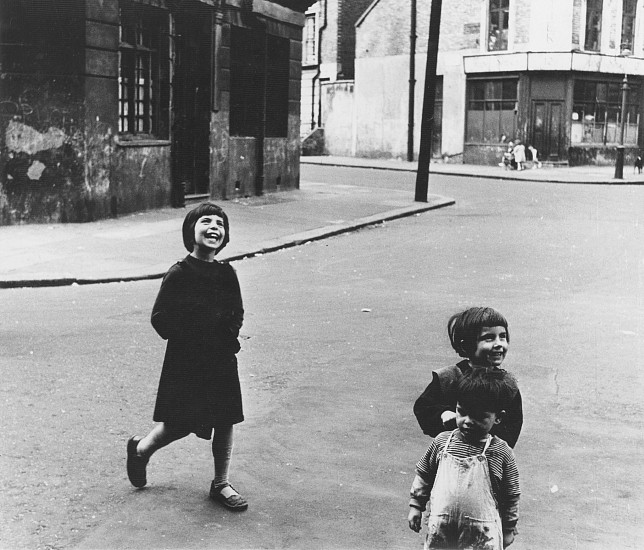 Roger Mayne, Southam Street, North Kensington, London, 1957
Vintage gelatin silver print, 9 5/16 x 10 3/4 in. (23.6 x 27.3 cm)
1015
Sold