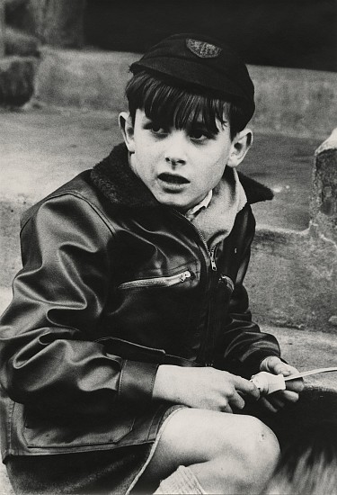 Roger Mayne, Boy, St. Stephens Gardens, 1957
Vintage gelatin silver print, 14 9/15 x 10 in. (37.1 x 25.4 cm)
2904
$6,000