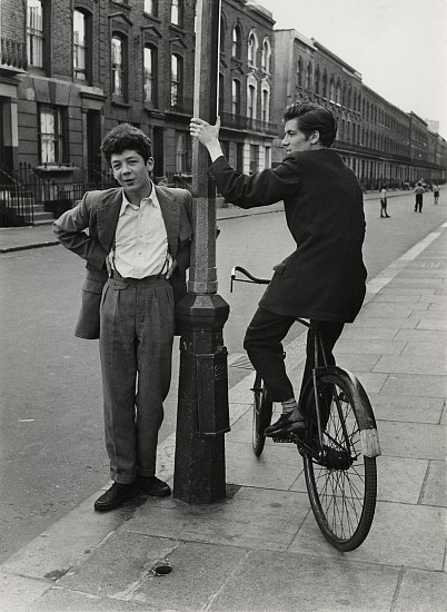 Roger Mayne, Southam Street, North Kensington, London, 1956
Vintage gelatin silver print, 9 13/16 x 7 1/8 in. (24.9 x 18.1 cm)
4256
$5,500