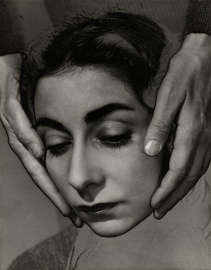 Daniel Masclet, Portrait aux mains, 1935
Vintage gelatin silver print, 11 1/4 x 8 3/4 in. (28.6 x 22.2 cm)
6840
Sold