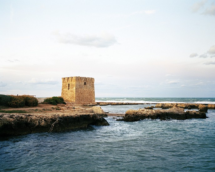 Allen Frame, Tower, Polignano a Vito, Italy, 2017
Chromogenic color print, 21 7/8 x 27 1/2 in. (55.6 x 69.8 cm)
Edition of 5
7816