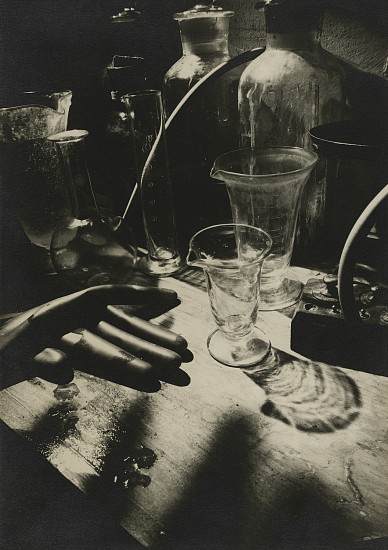 Roger Parry, Untitled, from Banalité, 1929
Vintage gelatin silver print, 9 x 6 3/8 in. (22.9 x 16.2 cm)
7779
$14,000