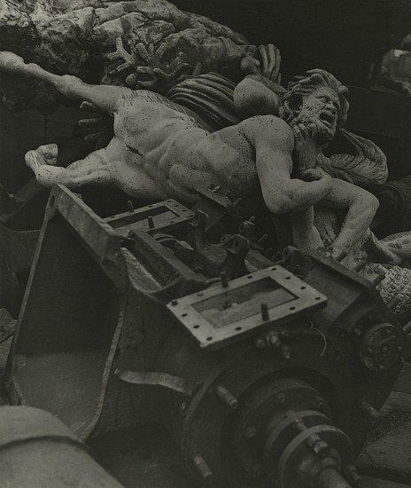 Pierre Jahan, La mort et les statues - Le Centaure, 1941
Vintage gelatin silver print, 9 1/16 x 7 11/16 in. (23 x 19.5 cm)
7940
$5,000
