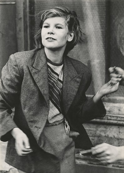 Roger Mayne, Girl Jiving, Southam Street, North Kensington, London, 1957
Vintage gelatin silver print, 14 11/16 x 10 9/16 in. (37.3 x 26.8 cm)
framed in warm white aluminum with Artglass AR92
8288
Sold