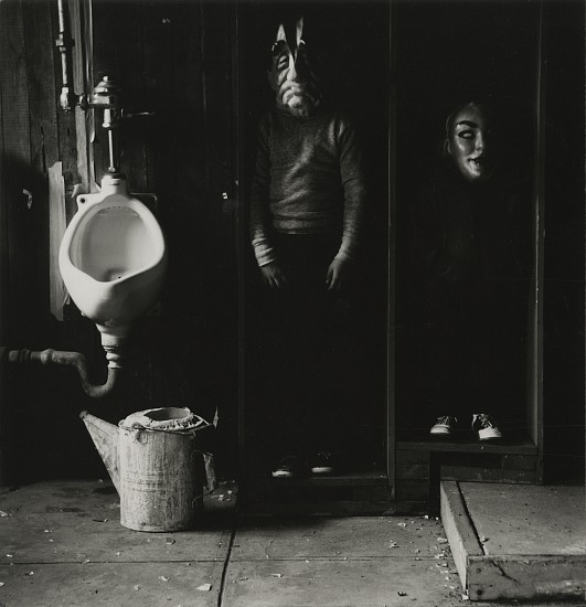 Ralph Eugene Meatyard, Untitled, 1962
Vintage gelatin silver print, 7 1/2 x 7 3/16 in. (19.1 x 18.3 cm)
8379
$8,500