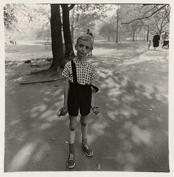 Artist: Diane Arbus