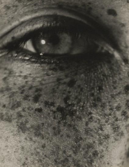 Jean Moral, L'oeil, 1927
Vintage gelatin silver print, 11 3/8 x 8 3/4 in. (28.9 x 22.2 cm)
8565
Sold
