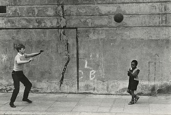 Roger Mayne -&nbsp;Southam Street, North Kensington, London